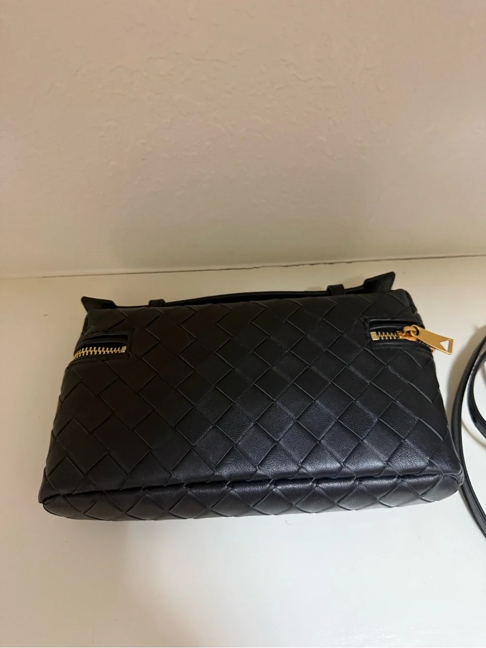 Quilted Leather Top-Handle Crossbody Bag - Black- flash sale